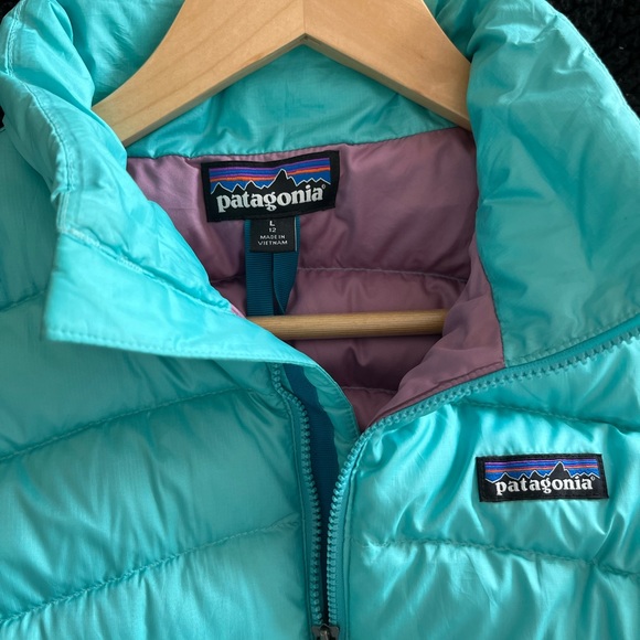 Patagonia - Girls’ Down Sweater Vest - Teal - Picture 4 of 4